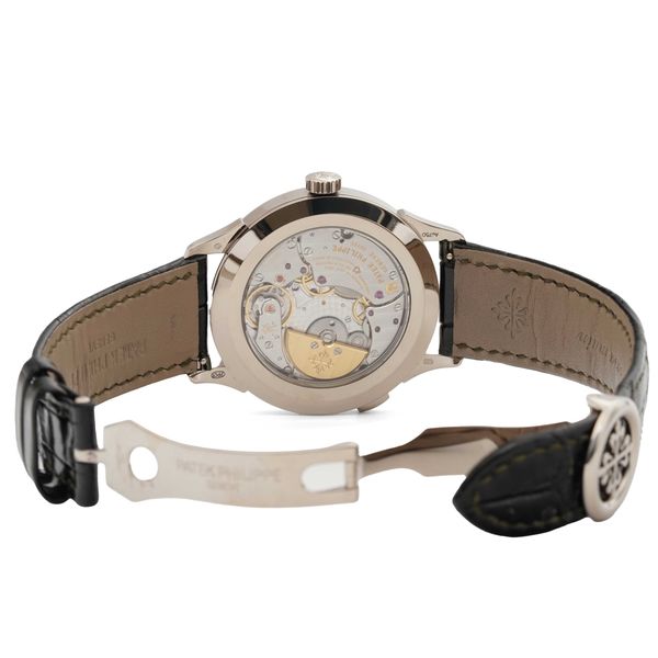 Patek Philippe World Time 5230G-014